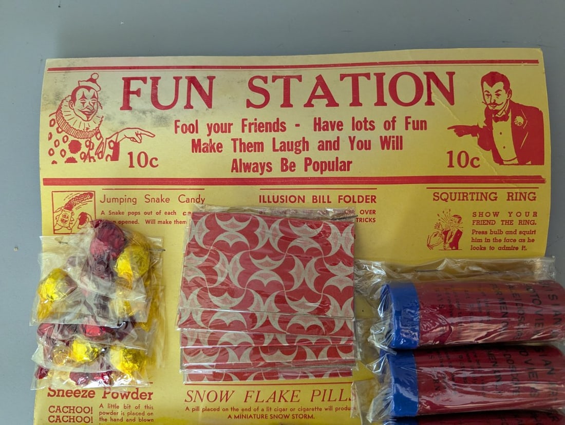 Vintage Fun Station Novelty Joke Display Card with Items by Variety Novelty Co. - 2