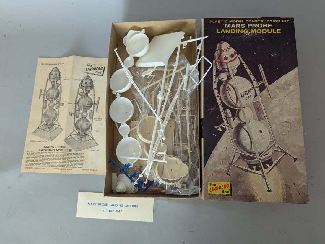 Lindberg Mars Probe Landing Module Model Kit No. 1147 Vintage Space Science Fiction (1 of 5)