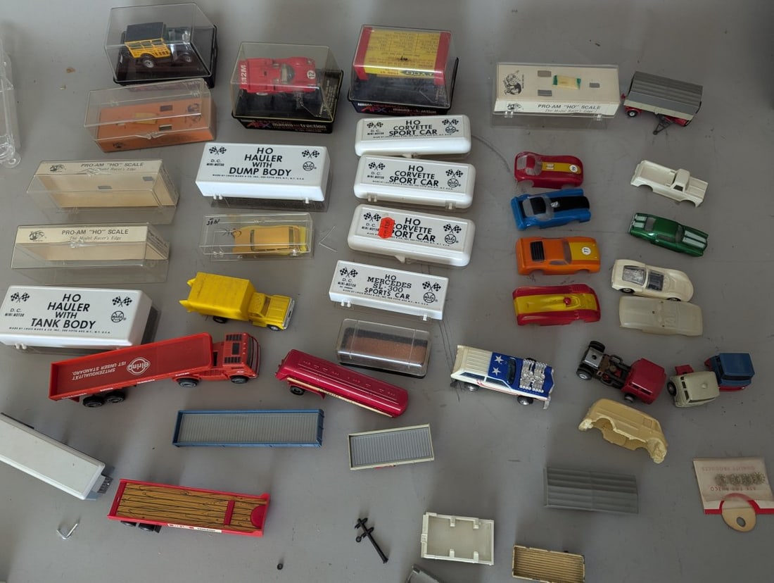 Lot of HO Slot Cars Die Cast Vehicles Bodies Storage Cases Aurora Marx Collection (1 of 10)