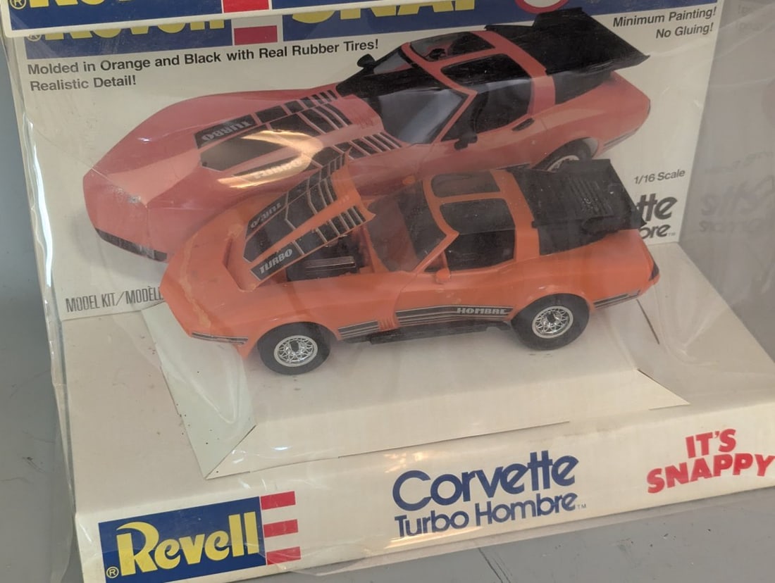 Revell Snap Kit Corvette Turbo Hombre 1/16 Scale Vintage Store Display Model - 3