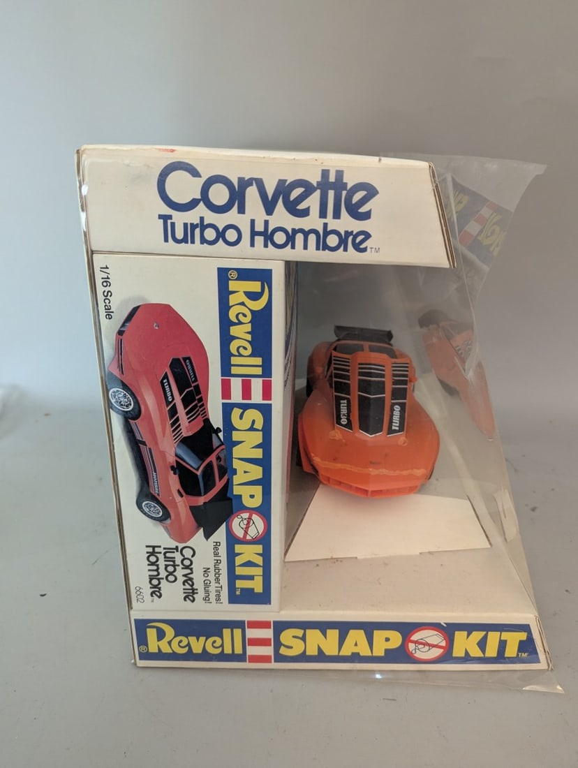 Revell Snap Kit Corvette Turbo Hombre 1/16 Scale Vintage Store Display Model - 5