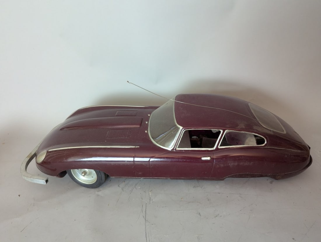 Vintage Pleasant Metallic Model 1/8 Scale Jaguar E-Type R.C. Car Kit Konishi Works - 5