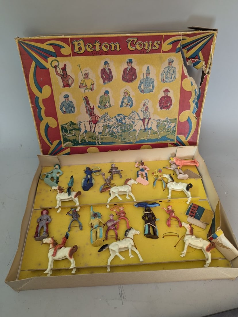Vintage Beton Toys Western Figures Boxed Set - Unused Toy Soldiers from the 1950s: **Important** Please read below description on how to avoid high shipping costs. Up for auction is a remarkable Vintage Beton Toys Western Figures Boxed Set, a true collector's gem from the