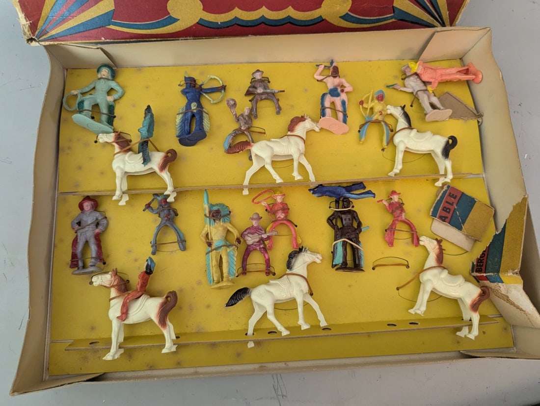 Vintage Beton Toys Western Figures Boxed Set - Unused Toy Soldiers from the 1950s - 3