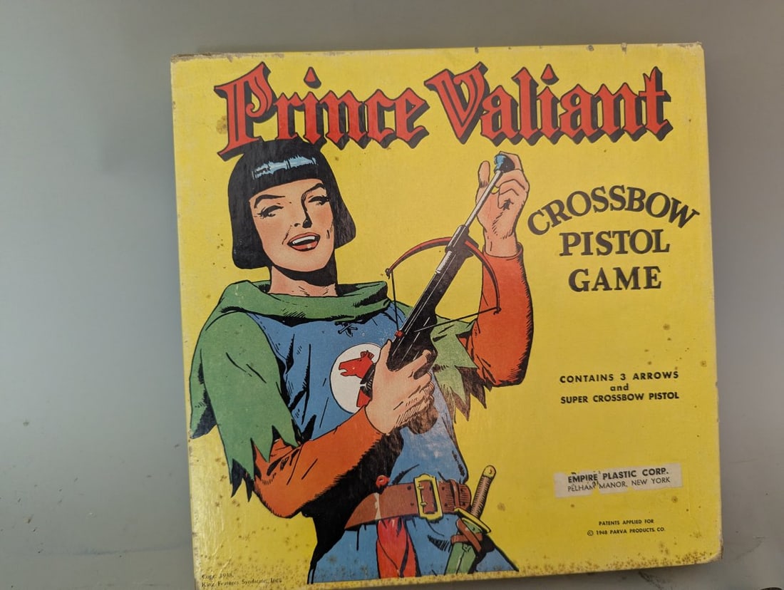 Vintage 1948 Prince Valiant Crossbow Pistol Game by Empire Plastic Corp - 2