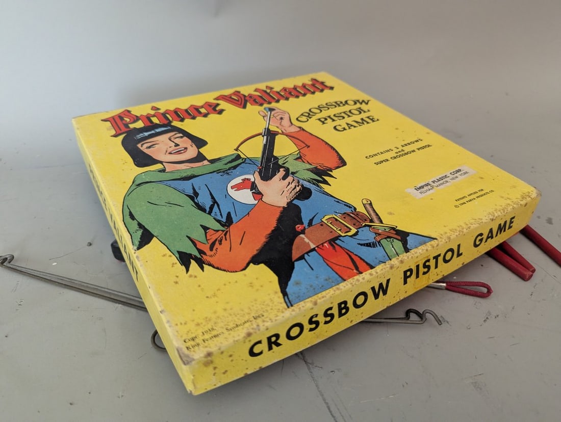Vintage 1948 Prince Valiant Crossbow Pistol Game by Empire Plastic Corp - 6