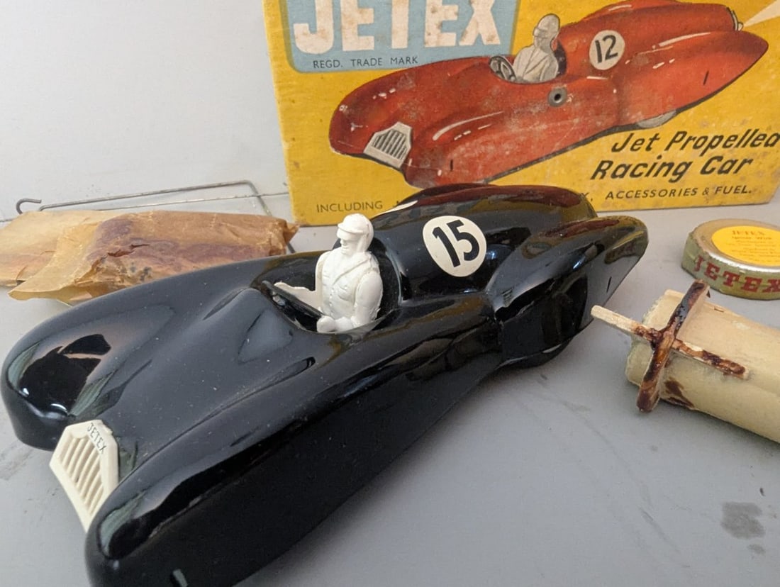 Vintage Jetex Jet Propelled Racing Car Set with Accessories and Original Box - 3
