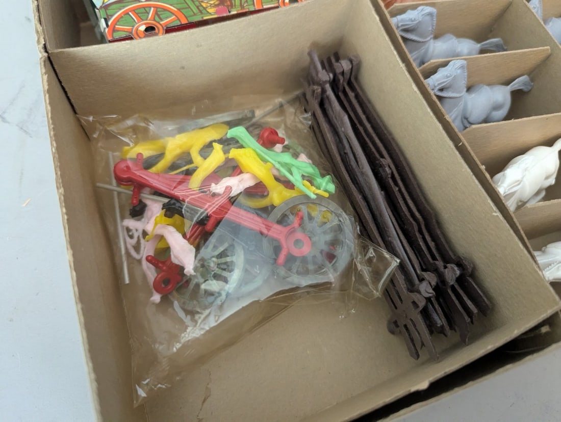 Vintage Archer's Western Play-Time 48-Piece Action Set New Old Stock Archer Plastics - 5