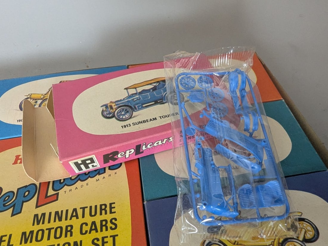 Harbutt's RepLicars Miniature Model Motor Cars Construction Set Vintage Collectible - 4