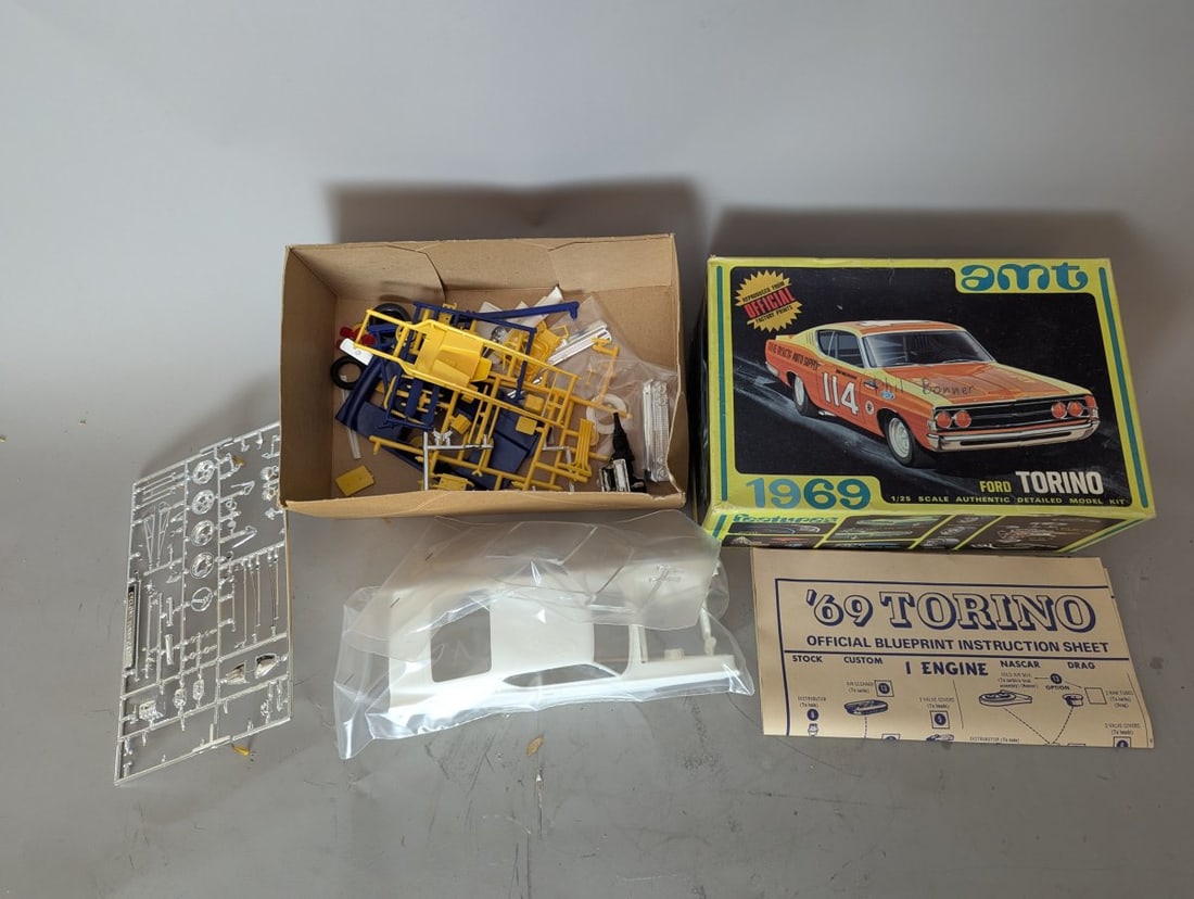 AMT 1969 Ford Torino 1/25 Scale Model Kit No. T151-200 Vintage Collector Parts Builder (1 of 7)