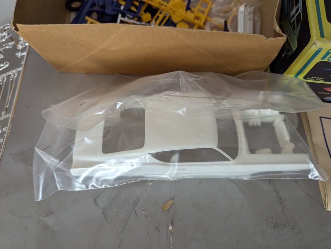 AMT 1969 Ford Torino 1/25 Scale Model Kit No. T151-200 Vintage Collector Parts Builder - 5