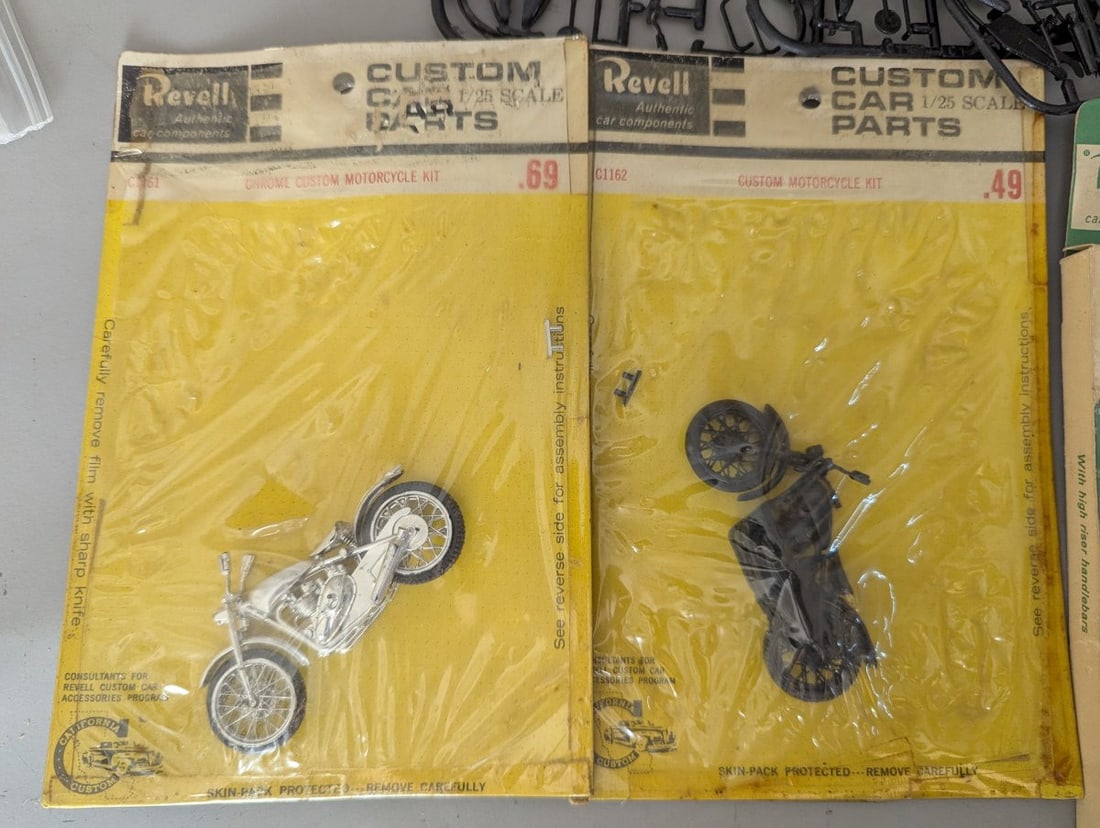 Revell Vintage Motorcycle Kits Collection 1/25 Scale NOS & Parts Lot for Collectors - 2