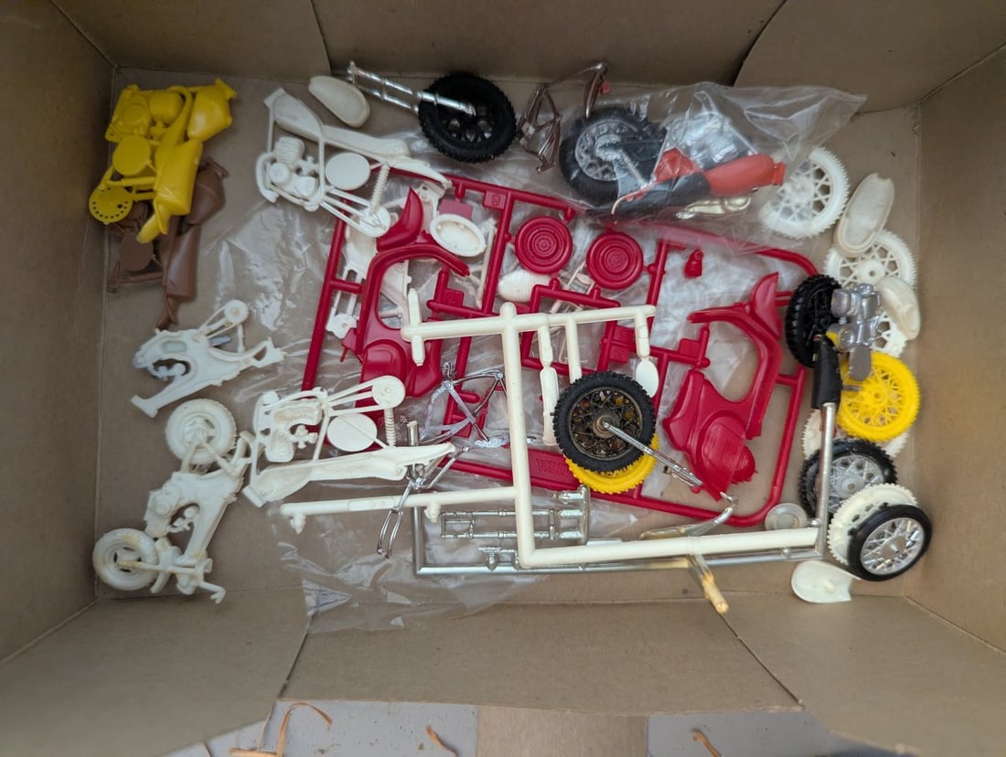 Revell Vintage Motorcycle Kits Collection 1/25 Scale NOS & Parts Lot for Collectors - 7