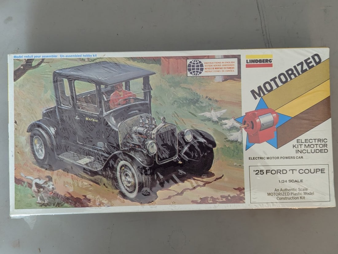 Lindberg Motorized 1925 Ford T Coupe 1/24 Scale Model Kit Vintage Sealed (1 of 3)