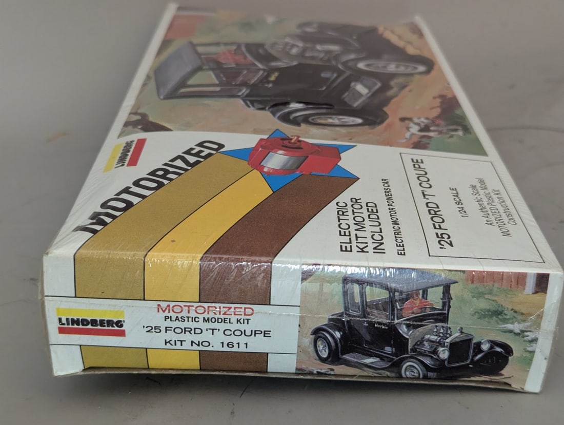 Lindberg Motorized 1925 Ford T Coupe 1/24 Scale Model Kit Vintage Sealed - 3