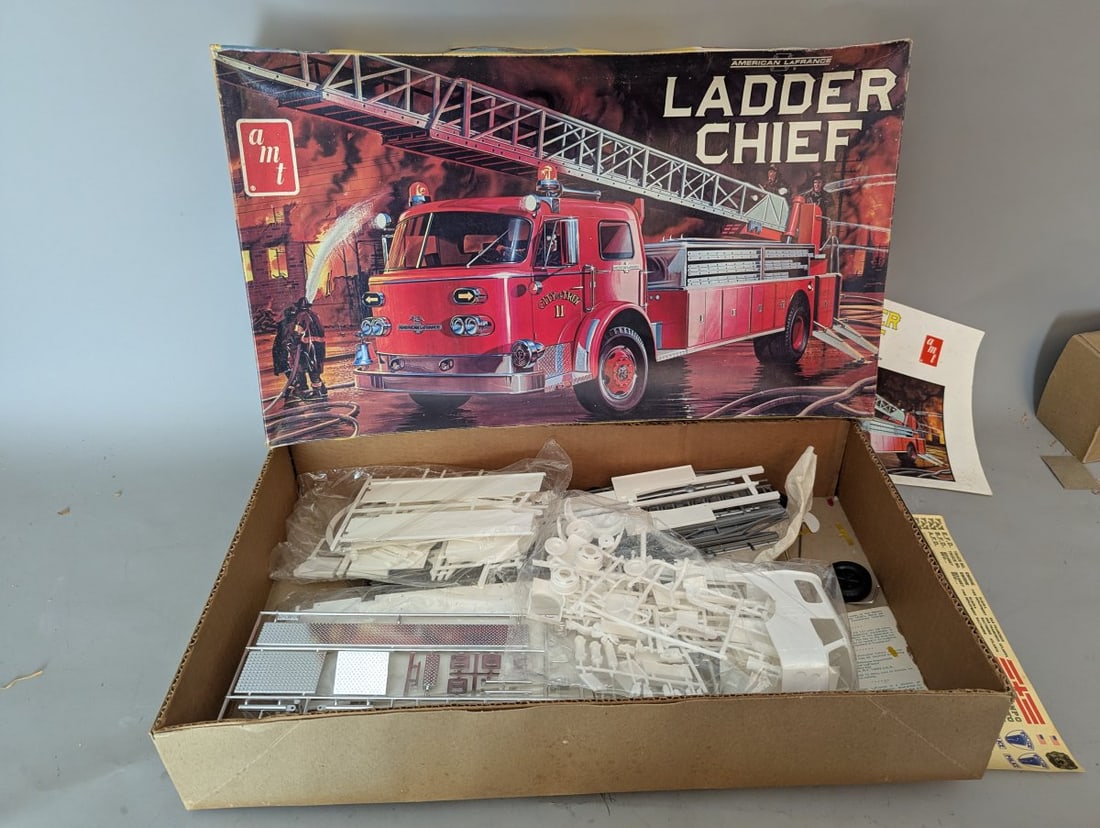AMT American LaFrance 1000 Series Ladder Chief Model Kit T500 New Old Stock: **Important** Please read below description on how to avoid high shipping costs. Up for auction is an AMT American LaFrance 1000 Series Ladder Chief Model Kit (T500) in New old stock condition. This