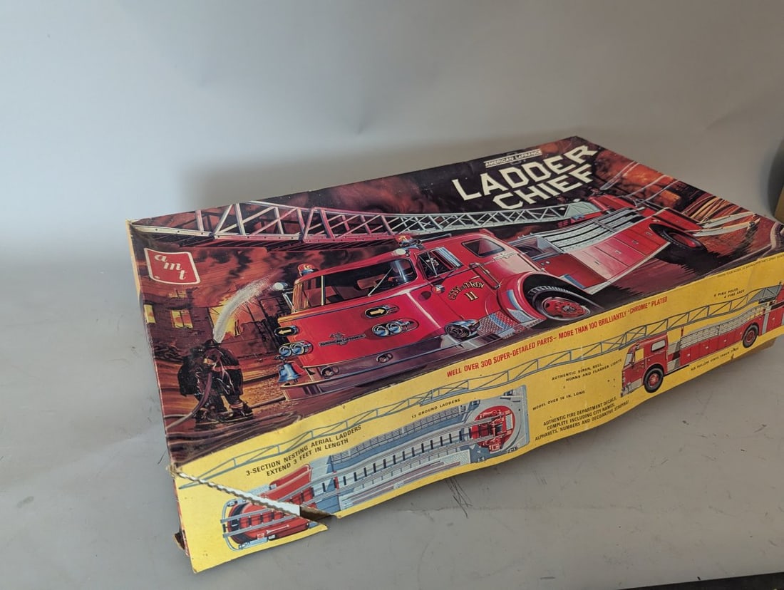 AMT American LaFrance 1000 Series Ladder Chief Model Kit T500 New Old Stock - 5