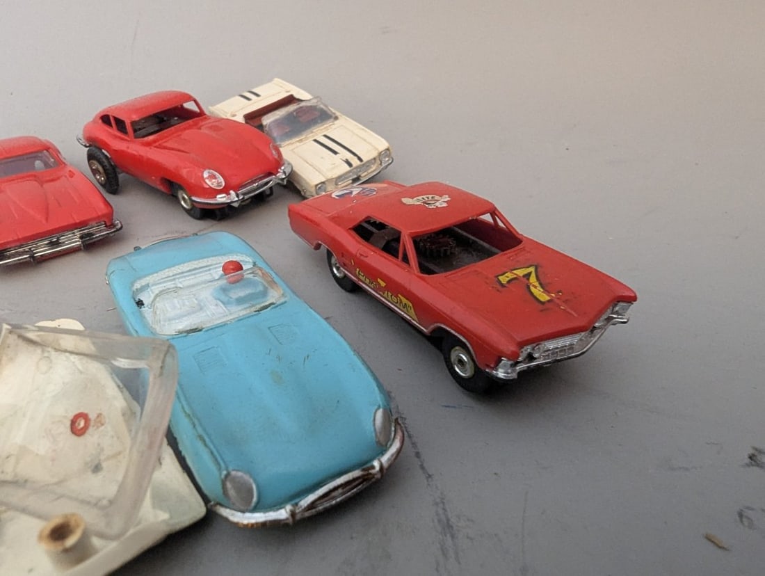Vintage HO Scale Slot Car Collection with Chassis, Bodies, and Parts for Restoration - 4
