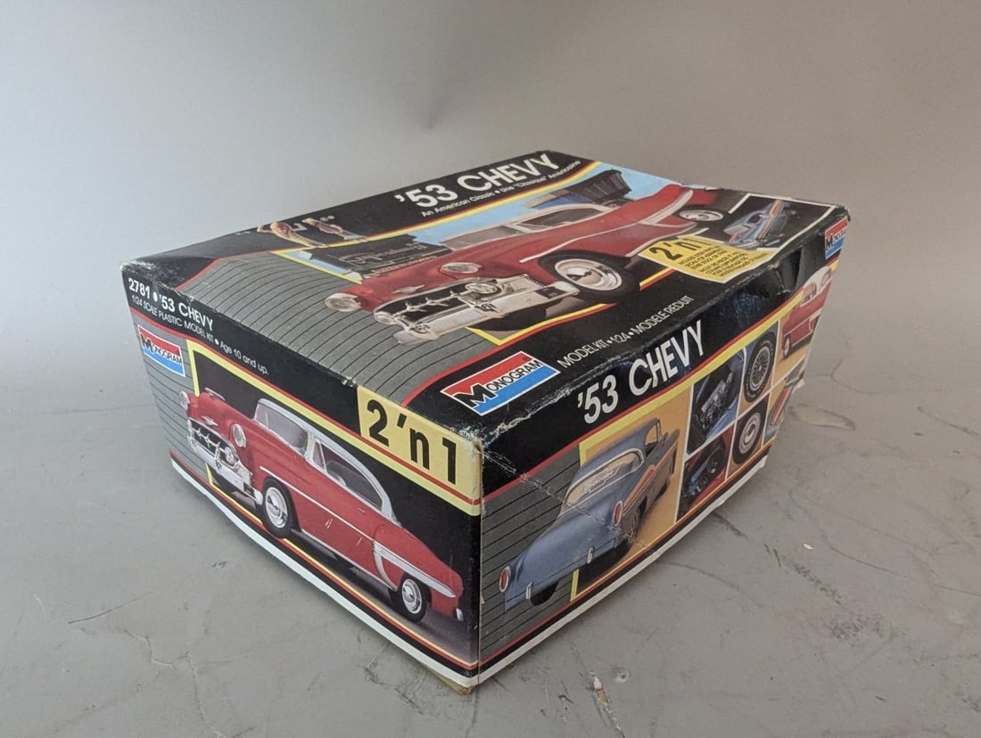 1988 Monogram 1/24 Scale '53 Chevy 2'n'1 Model Kit with Superdawg Box Art - 6