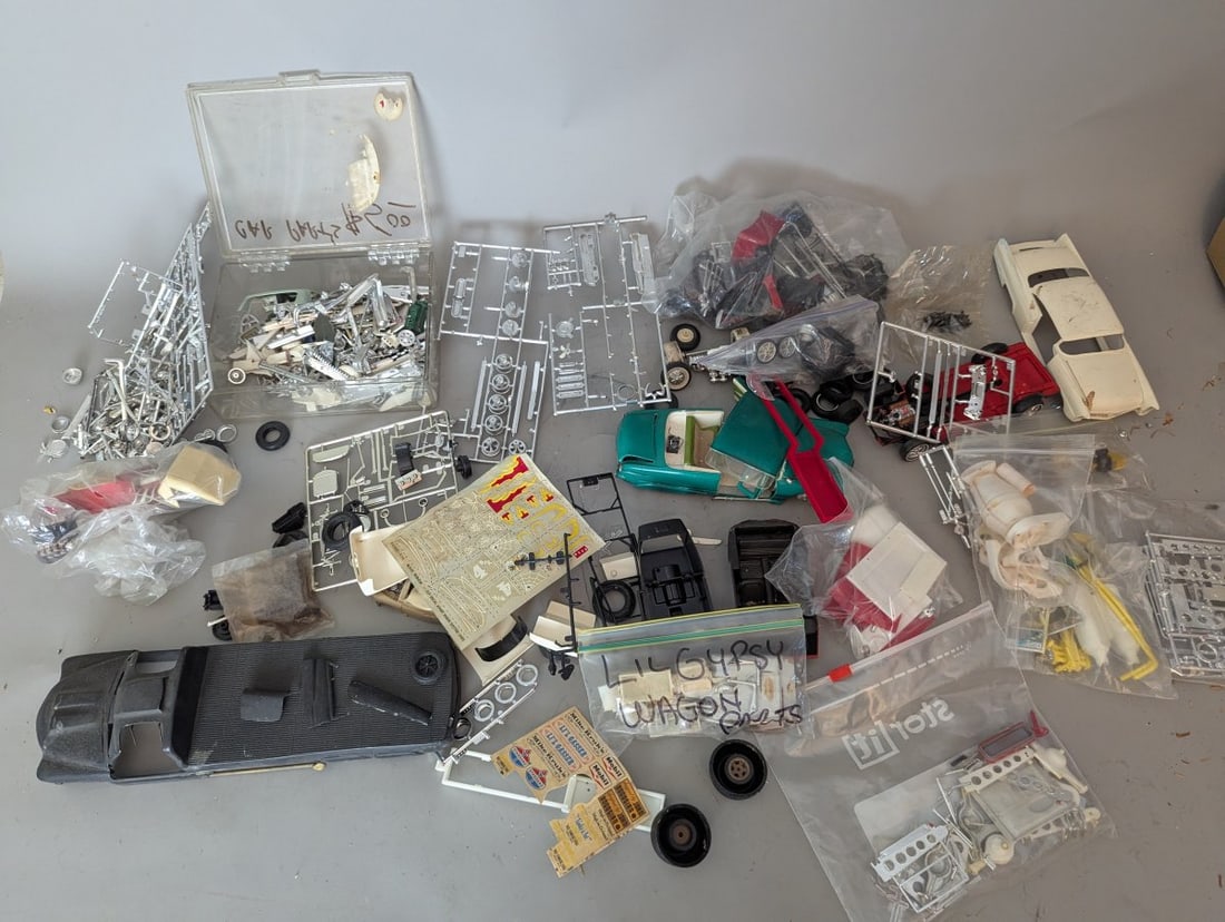 Large Lot Vintage Assorted Model Car Kit Parts For Restoration or Custom Projects: **Important** Please read below description on how to avoid high shipping costs. Explore this large 'junkyard' lot of vintage assorted model car kit parts, perfect for enthusiasts and collectors!