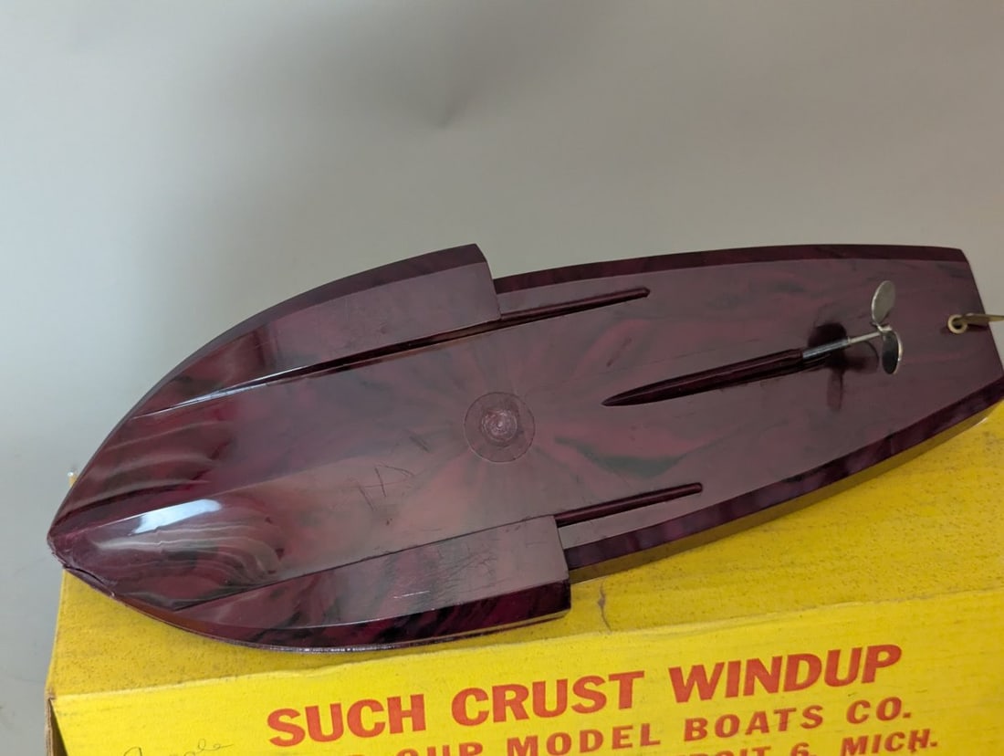 Gold Cup Model Boats Co Such Crust U-11 Windup Toy Boat Operational with Box and Key - 6