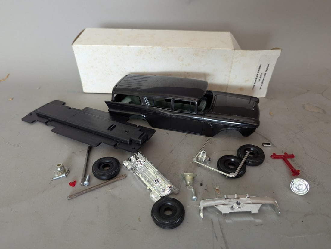 AMT 1959 Rambler Wagon Un-Assembled Model Kit SP-8002 Collectible Automotive Promo (1 of 5)