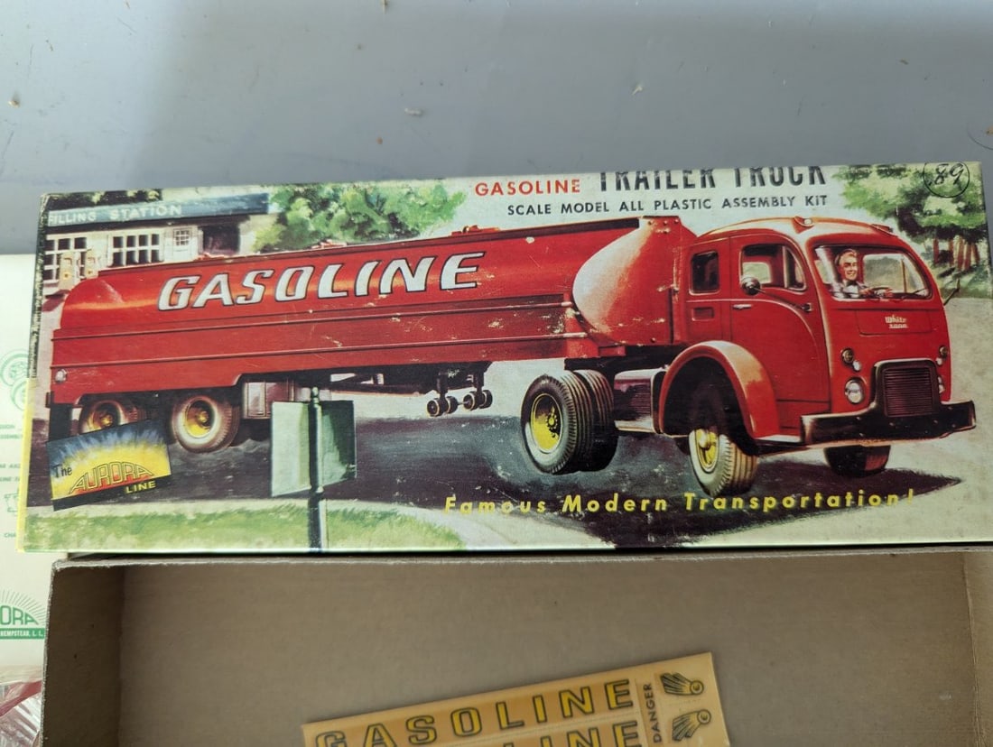 Vintage Aurora 5000 Gal Gasoline Trailer Truck Model Kit No 501-69 New Old Stock - 2