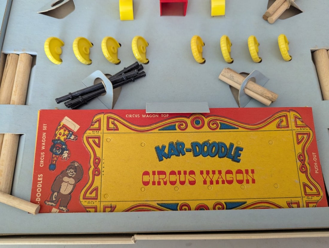 Kar-Doodles Car Toy Construction Set by Pilot Plastics Inc. Vintage Unpunched - 4