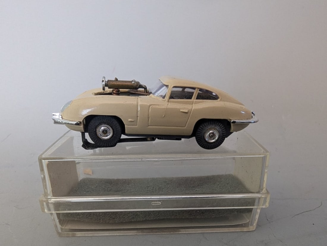 Aurora Thunderjet 500 Wild Ones XKE Jaguar HO Slot Car No. 1356 Vintage Collectible: **Important** Please read below description on how to avoid high shipping costs. Presented for auction is the vintage Aurora Thunderjet 500 'Wild Ones' XKE Jaguar HO slot car (No. 1356) packaged in