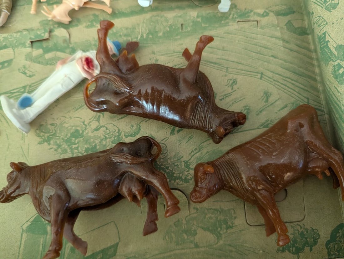 Beton Toys Dairy Farm Cattle Range Playset No. 171 Vintage Collectible Toy Figures - 5
