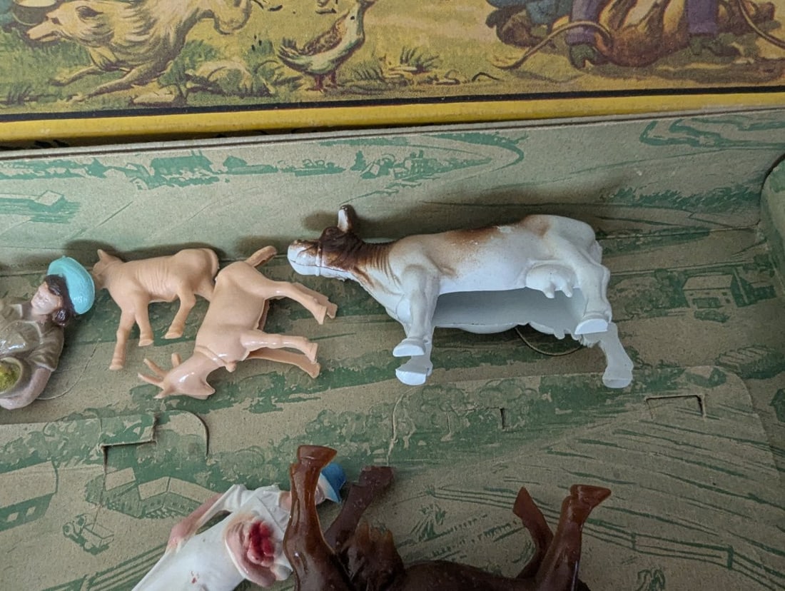 Beton Toys Dairy Farm Cattle Range Playset No. 171 Vintage Collectible Toy Figures - 6