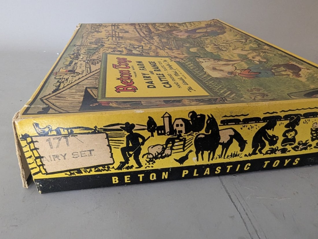 Beton Toys Dairy Farm Cattle Range Playset No. 171 Vintage Collectible Toy Figures - 8