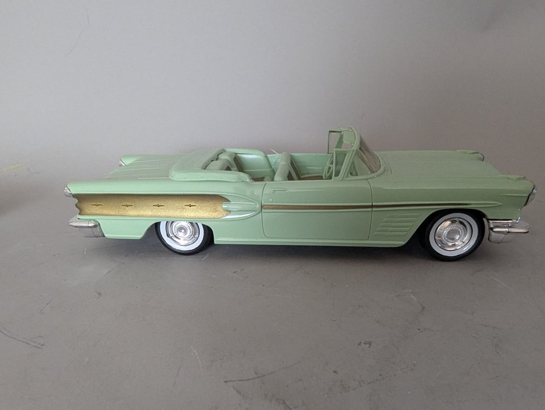 AMT 1958 Pontiac Bonneville Convertible Promo Vintage Collectible Model - 2