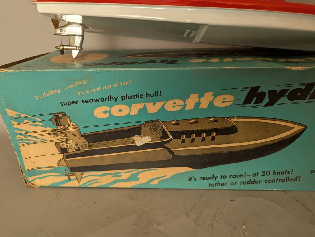 Vintage 1955 Wen-Mac Corvette Hydro Gas Powered Toy Boat with Original Box - 3