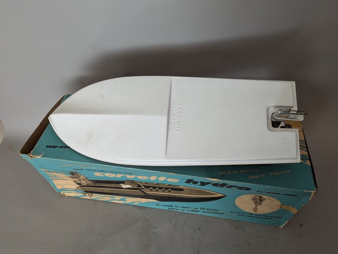 Vintage 1955 Wen-Mac Corvette Hydro Gas Powered Toy Boat with Original Box - 8