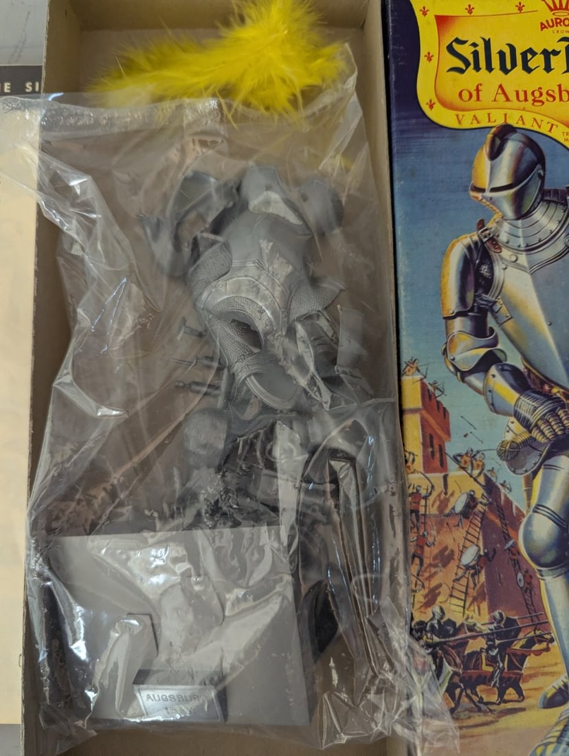 Aurora Famous Fighters Silver Knight of Augsburg 1560 Model Kit KI-98 Vintage Collectible - 3