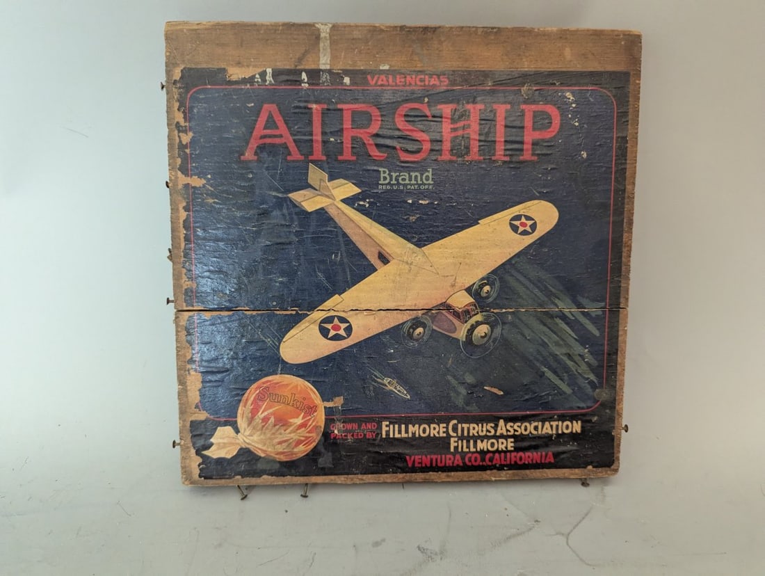 Vintage Airship Brand Valencia Orange Crate End Panel Americana Collectible: **Important** Please read below description on how to avoid high shipping costs. Presenting a unique collectible, this Vintage 'Airship Brand' Valencia Orange Crate End Panel measures 11 1/2 x 11 1/2
