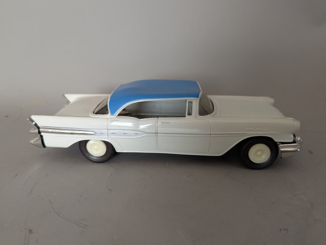 Vintage 1957 Pontiac Star Chief Promotional Model Car by SMP Collectible Toy - 2
