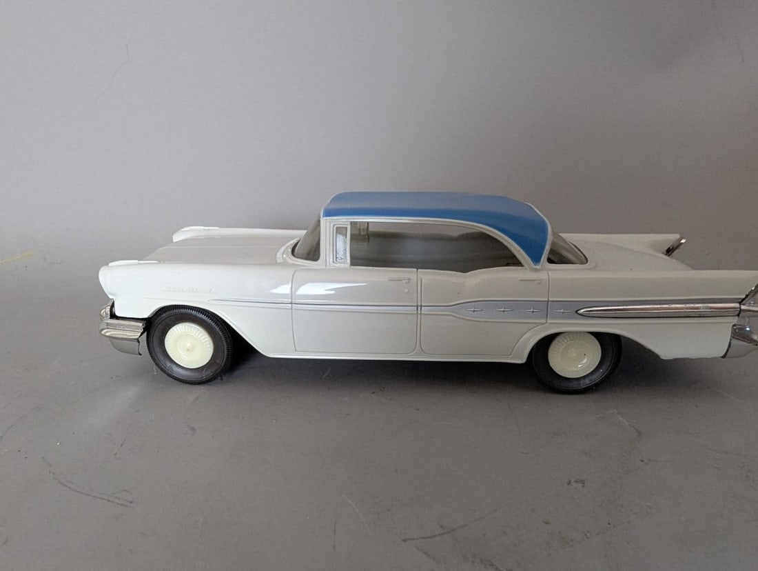 Vintage 1957 Pontiac Star Chief Promotional Model Car by SMP Collectible Toy - 4