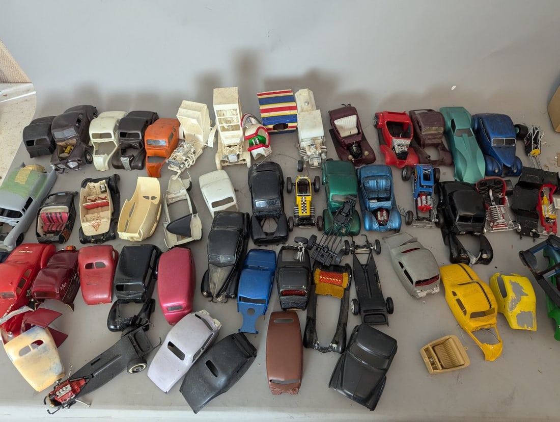 Large Lot of Vintage Model Car Parts Chassis Bodies Assortment for Restoration & Custom Builds: **Important** Please read below description on how to avoid high shipping costs. Explore this huge lot of assorted model kit cars chassis, bodies, and parts, as found. This extensive collection primar