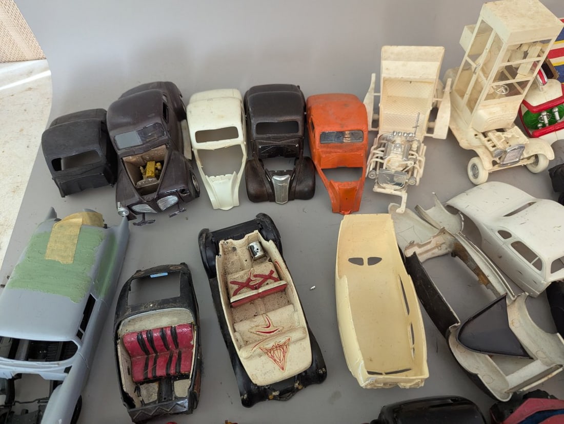 Large Lot of Vintage Model Car Parts Chassis Bodies Assortment for Restoration & Custom Builds - 7