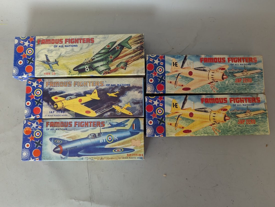 Aurora Famous Fighters Vintage Model Kit Collection Aircraft Models Spitfire Yak 25 Jap Zero (1 of 7)