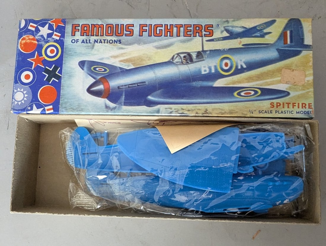 Aurora Famous Fighters Vintage Model Kit Collection Aircraft Models Spitfire Yak 25 Jap Zero - 4