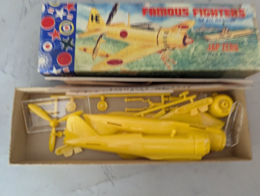 Aurora Famous Fighters Vintage Model Kit Collection Aircraft Models Spitfire Yak 25 Jap Zero - 7