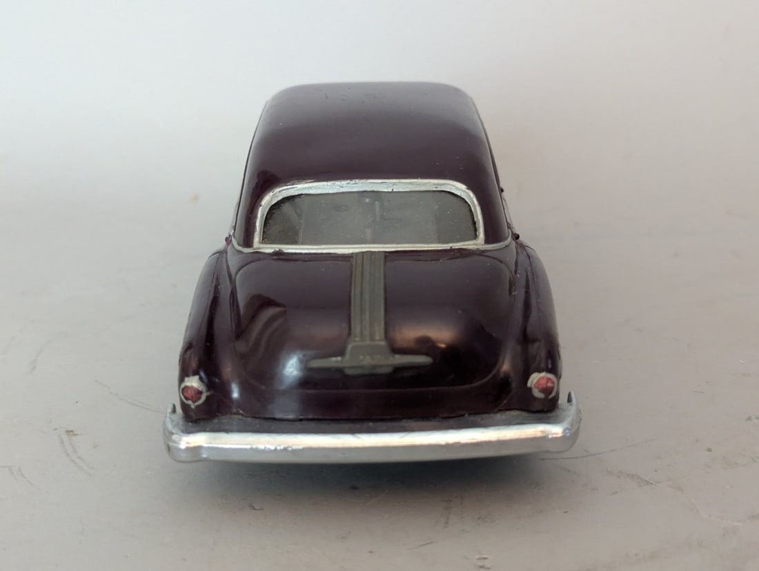 Ideal Toy Co 1949 Pontiac Streamliner Wind-Up Toy Car Classic Collector's Item - 3