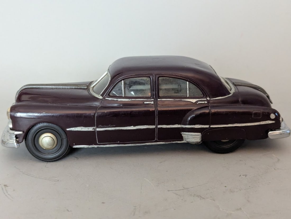 Ideal Toy Co 1949 Pontiac Streamliner Wind-Up Toy Car Classic Collector's Item - 4