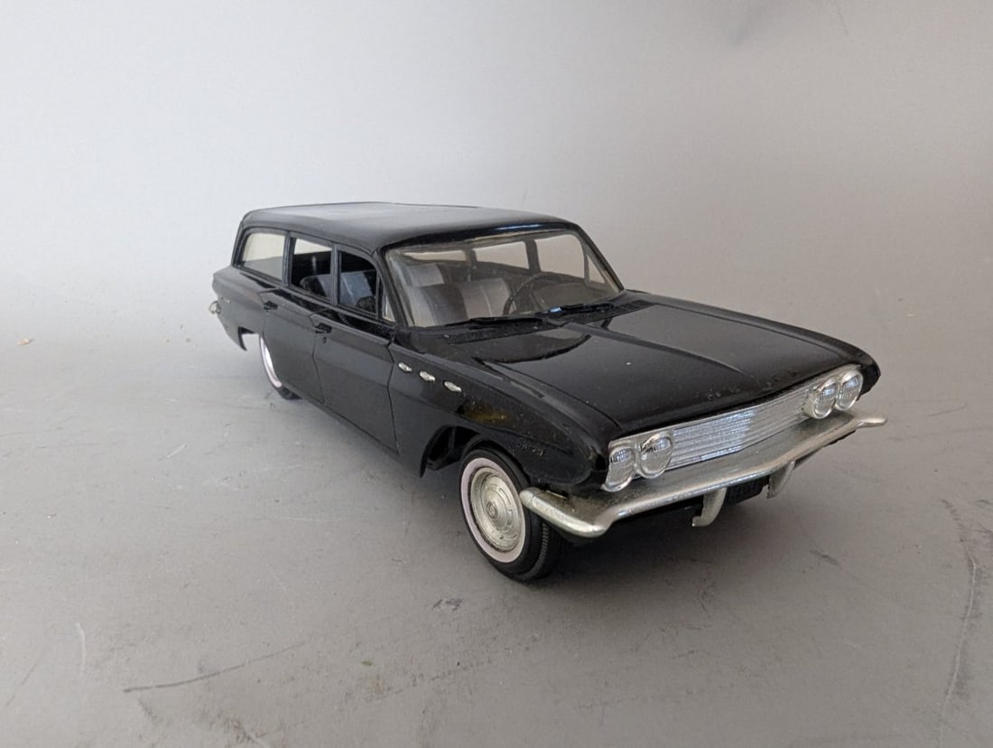 AMT 1961 Buick Special Station Wagon Vintage Promotional Model Collectible: **Important** Please read below description on how to avoid high shipping costs. Up for auction is a vintage AMT 1961 Buick Special Station Wagon promotional model, measuring 7 1/12 x 3 x 2 inches.