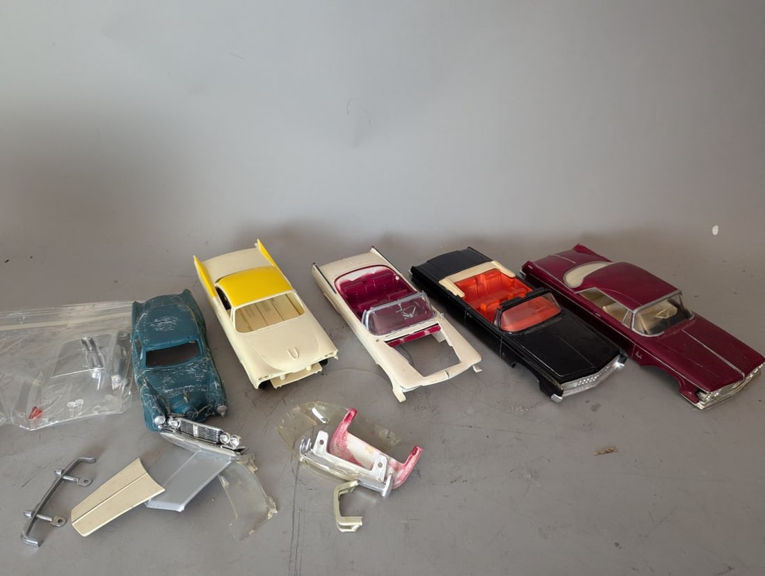 Vintage Promo Model Car Parts Lot 1959 Plymouth 1957 Belvedere 1961 Chrysler Imperial: **Important** Please read below description on how to avoid high shipping costs. This exclusive lot features a collection of vintage 1/25 scale promotional model car bodies and parts from the late
