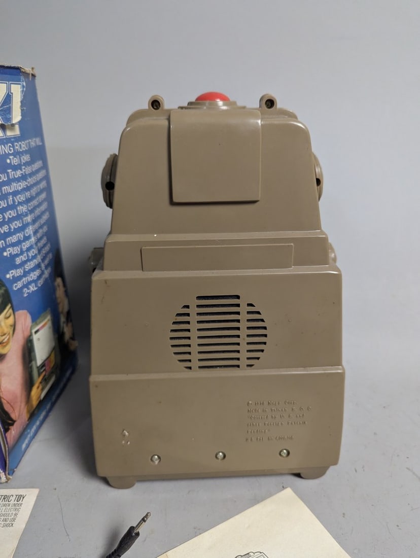 Vintage Mego 2-XL Talking Robot Toy 1978 with Box and Accessories Educational Toy - 3