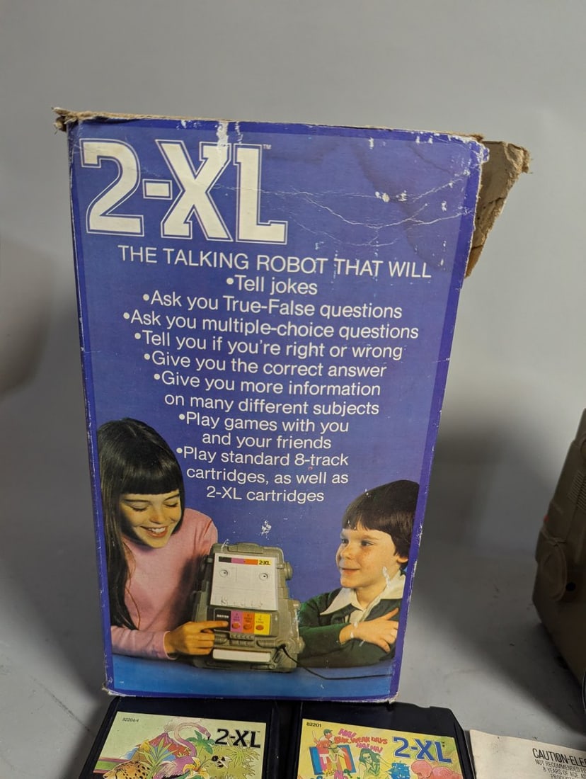 Vintage Mego 2-XL Talking Robot Toy 1978 with Box and Accessories Educational Toy - 6